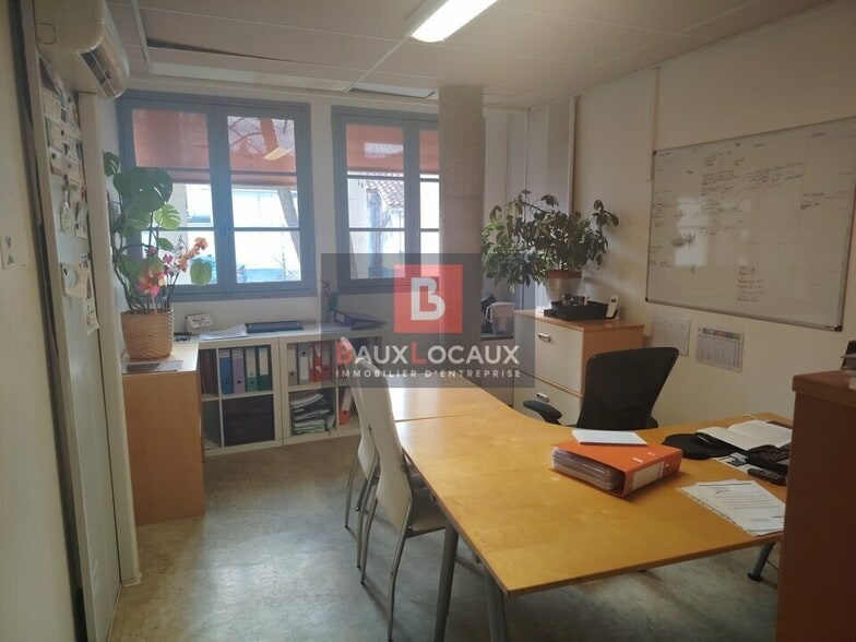 Office in Salon-de-Provence for lease - Interior Photo - Image 1 of 5
