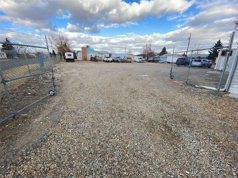 1100 Waukesha Ave, Helena, MT for lease - Building Photo - Image 2 of 5