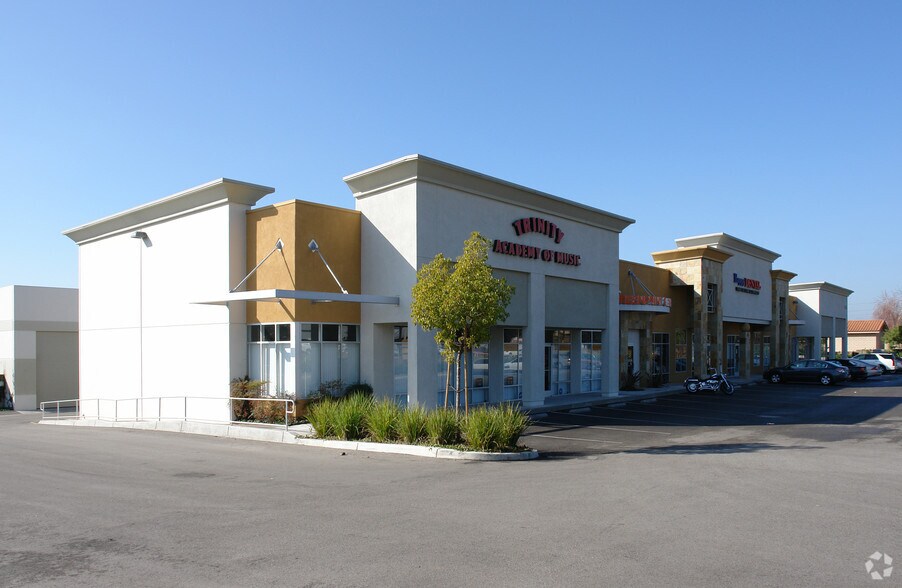 5541 Arrow Hwy, Montclair, CA for lease - Primary Photo - Image 1 of 8