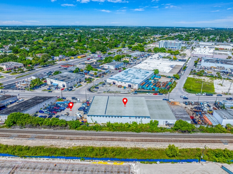 2540-2600 Ali Baba Ave, Opa Locka, FL à vendre - Photo du bâtiment - Image 3 de 14