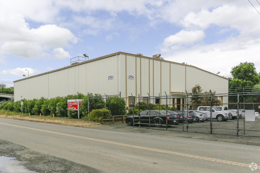 251 W Channel Rd, Benicia, CA à louer - Photo du bâtiment - Image 3 de 10