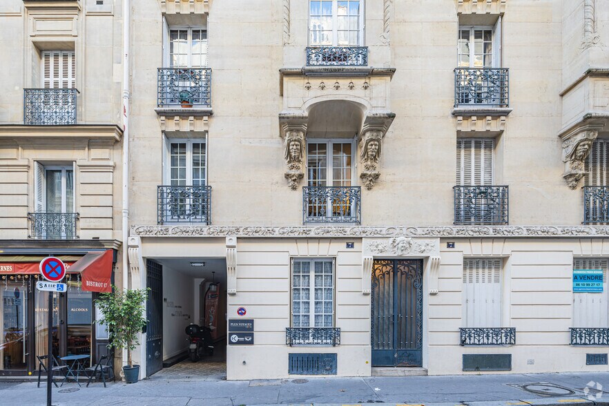 7 Rue Labie, Paris à vendre - Photo du bâtiment - Image 3 de 3