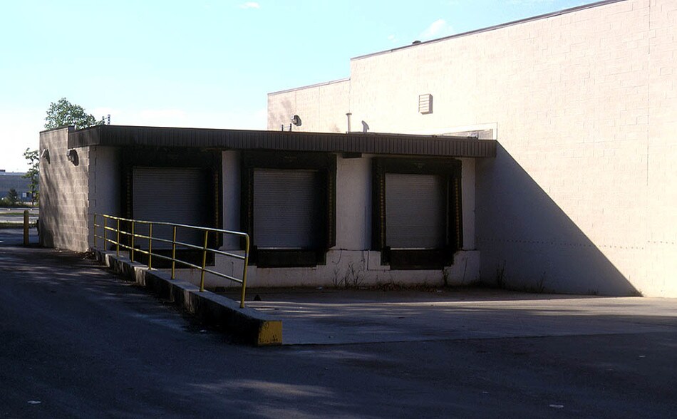 1700-1704 E Avis Dr, Madison Heights, MI à louer - Autre - Image 3 de 10