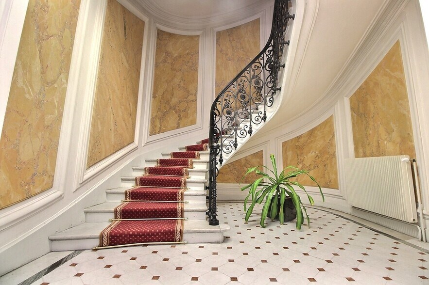 21 Rue Des Pyramides, Paris for lease - Interior Photo - Image 3 of 3