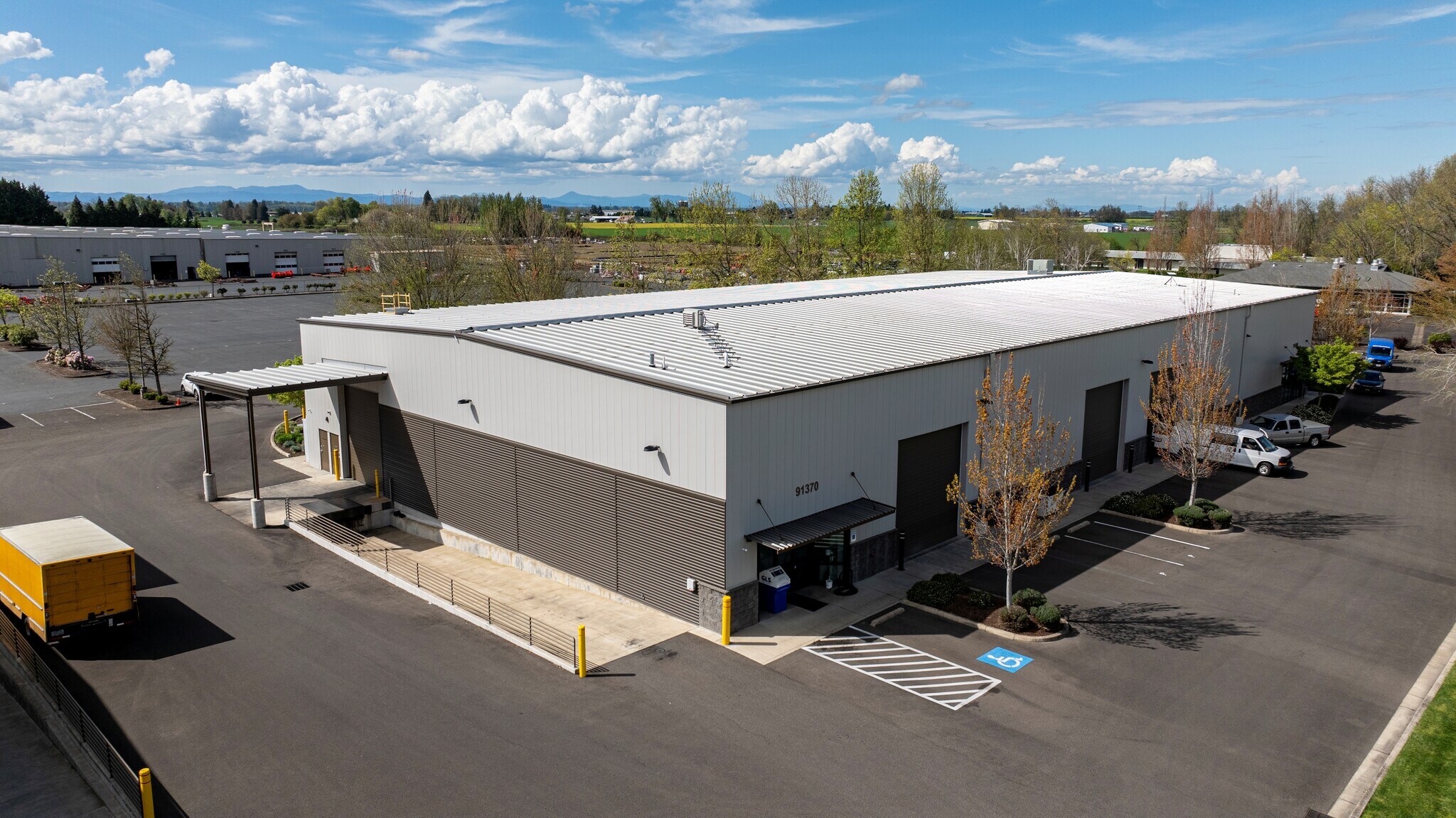 91370 N Coburg Industrial Way, Coburg, OR à louer Photo principale- Image 1 de 10