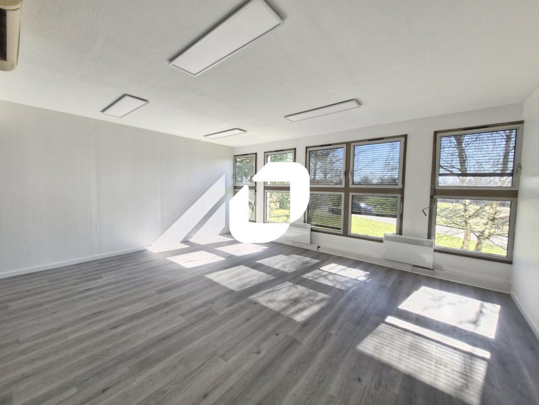 Office in Torcy for lease Building Photo- Image 1 of 9