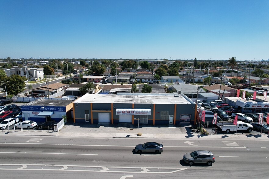 4255 E 8th Ave, Hialeah, FL à louer - Photo du bâtiment - Image 2 de 16