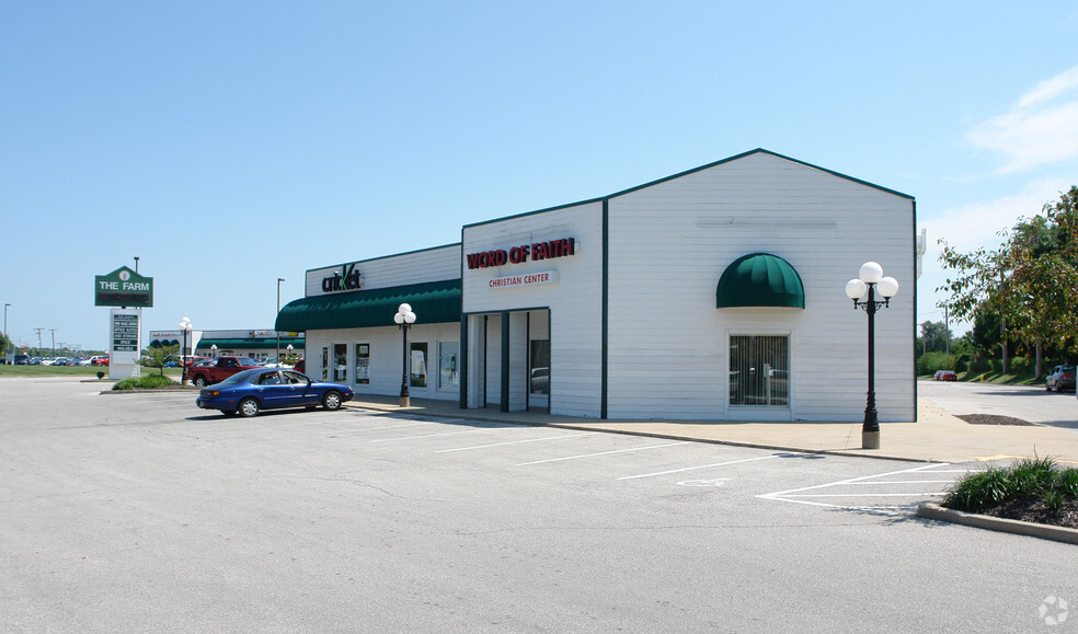 12121-12127 Blue Ridge Blvd, Grandview, MO for lease - Primary Photo - Image 1 of 5