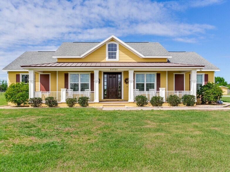 15721 Colding Loop, Wimauma, FL à vendre - Photo du bâtiment - Image 2 de 35