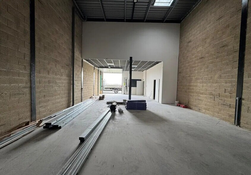 Local d'activités dans Hérouville-en-Vexin à vendre - Photo intérieure - Image 2 de 5