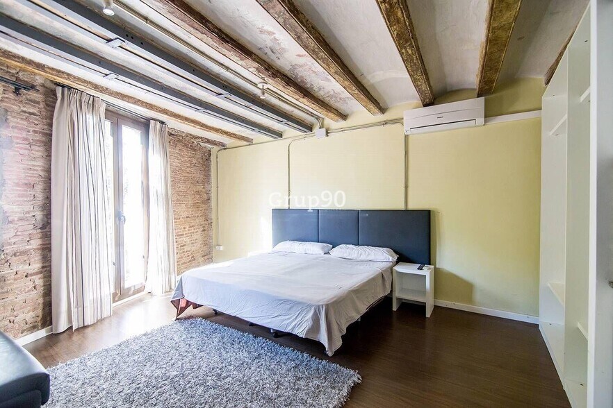 Immeuble residentiel dans Barcelone, Barcelona à vendre - Photo intérieure - Image 2 de 15