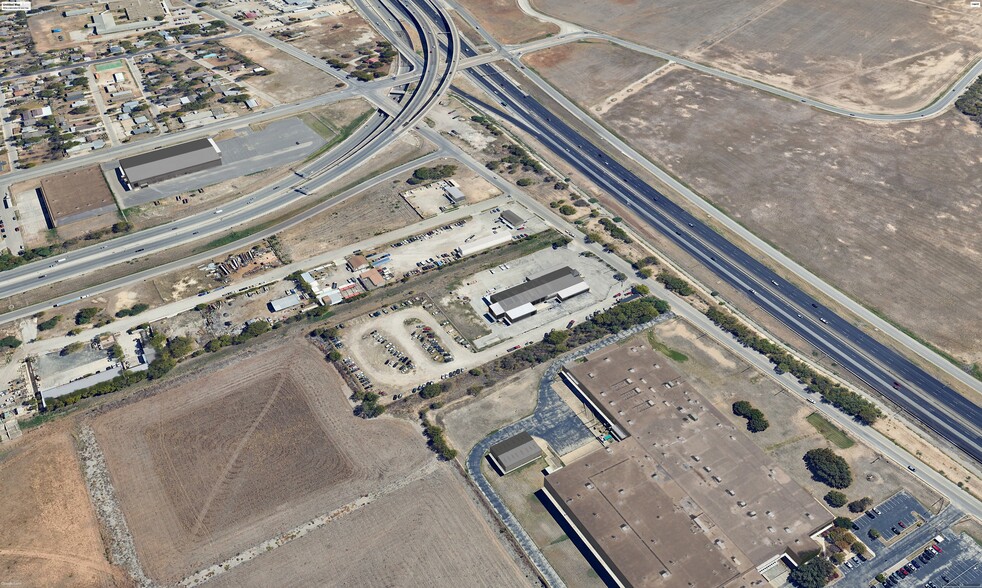 5203 Castroville Rd, San Antonio, TX for lease - Building Photo - Image 1 of 1