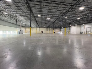2300 Bardin Rd, Arlington, TX à louer Photo intérieure- Image 1 de 3