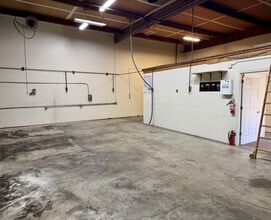 25 Edwards Ct, Burlingame, CA for lease Interior Photo- Image 2 of 4