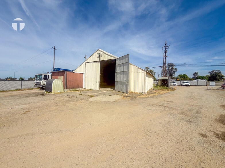 5020 Commercial Pl, Sheridan, CA à vendre - Photo principale - Image 3 de 9