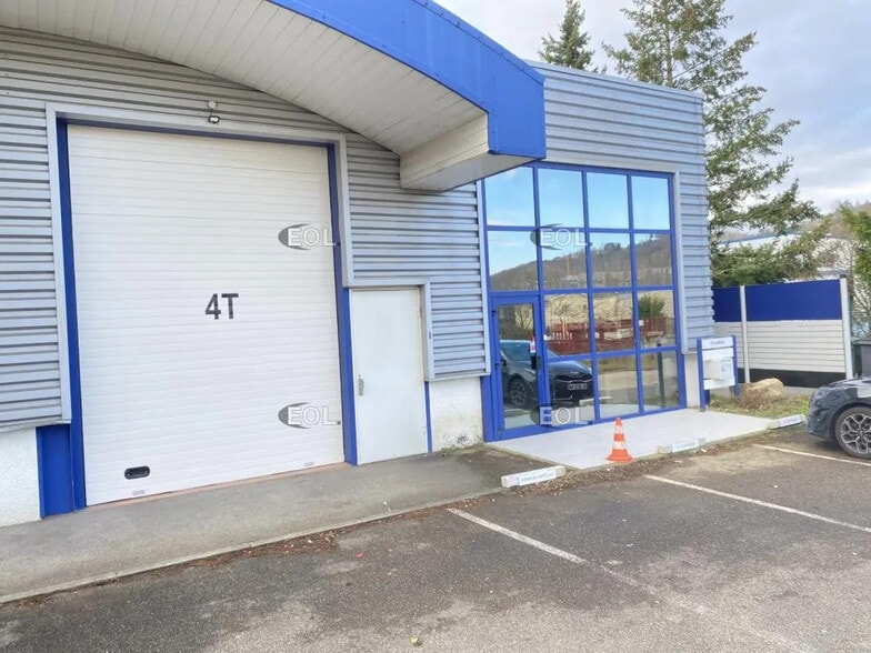 Flex in Saint-Genis-Laval for lease - Building Photo - Image 1 of 7