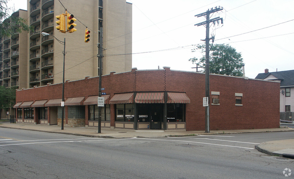 9500-9510 Detroit Ave, Cleveland, OH à vendre - Photo principale - Image 1 de 1