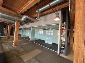 700 N Sacramento Blvd, Chicago, IL for lease Interior Photo- Image 2 of 7