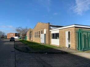 Dominion Way West, Worthing à louer Photo du bâtiment- Image 1 de 4