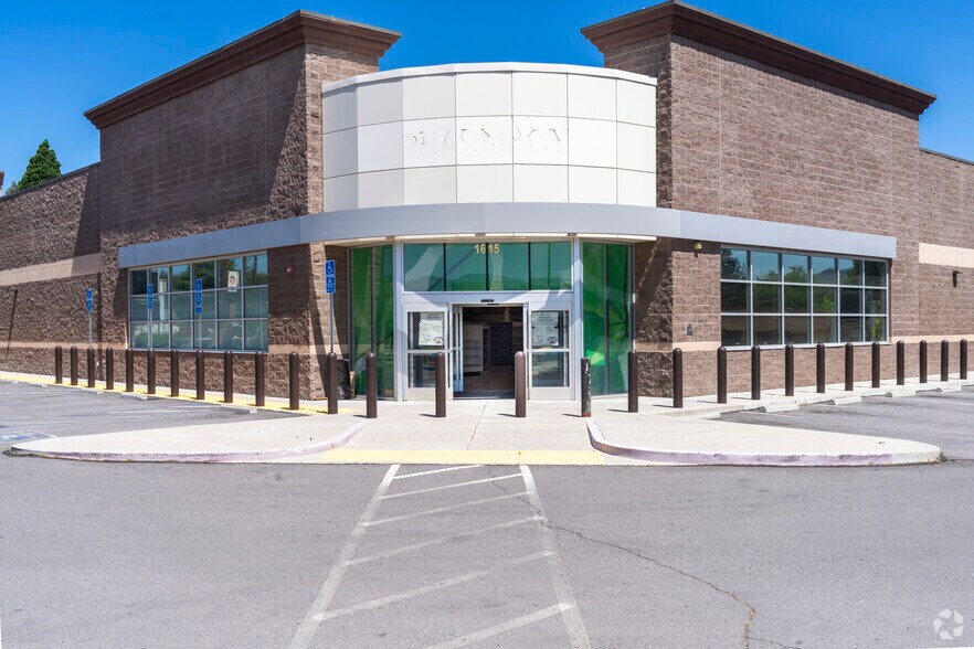 1615 Main St, Susanville, CA à louer - Photo du bâtiment - Image 2 de 24