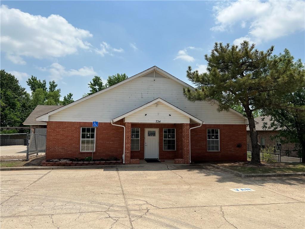 724 W 15th St, Edmond, OK for lease Building Photo- Image 1 of 18