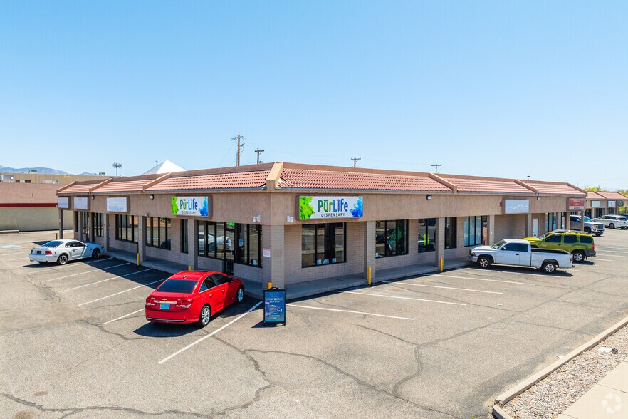 4000-4012 Menaul Blvd NE, Albuquerque, NM for lease - Primary Photo - Image 2 of 11