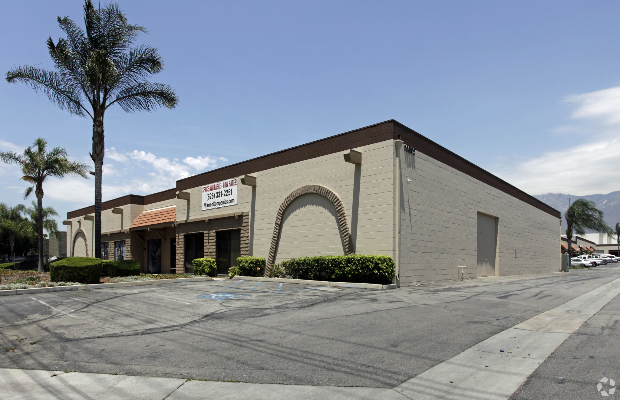 10002 6th St, Rancho Cucamonga, CA à vendre Photo du bâtiment- Image 1 de 1