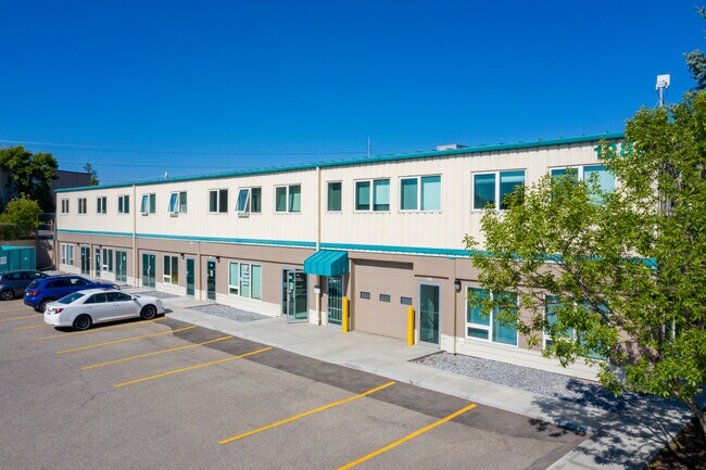 Plus de détails pour 1289 Highfield Cres SE, Calgary, AB - Flex à vendre