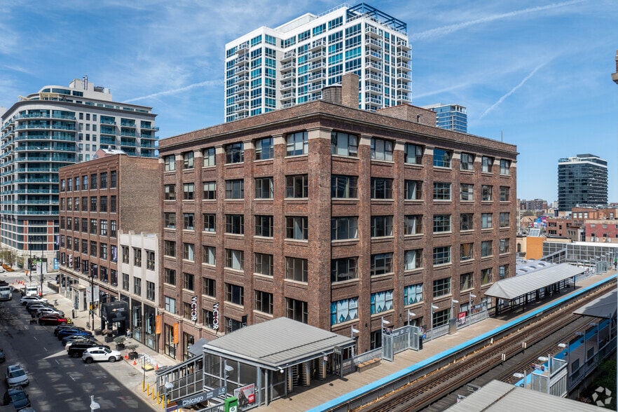 730 N Franklin St, Chicago, IL for lease - Building Photo - Image 2 of 18
