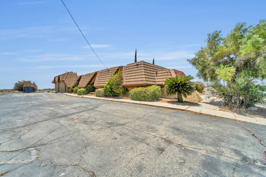 40420 10th St W, Palmdale, CA for sale - Building Photo - Image 2 of 19