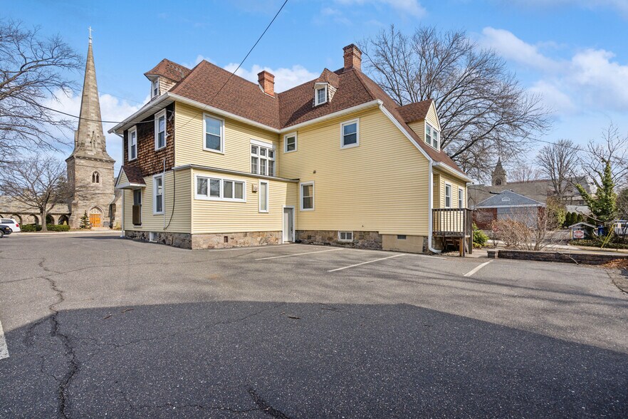 202 W Main St, Moorestown, NJ à vendre - Photo du bâtiment - Image 2 de 4