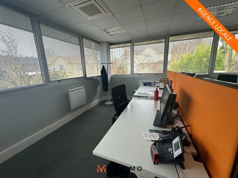 Office in SAINT-GERMAIN-EN-LAYE for lease - Interior Photo - Image 1 of 3