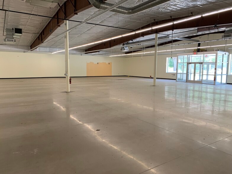 270 Main St, Worcester, NY à vendre - Photo intérieure - Image 2 de 6