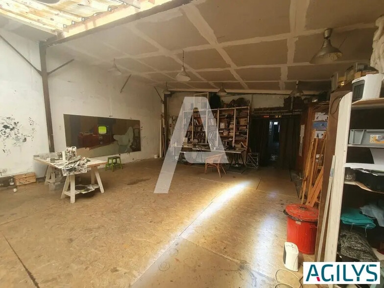 Flex in Ivry-sur-Seine for lease - Interior Photo - Image 2 of 9