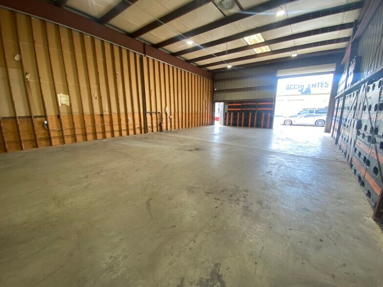 1511 Lone Palm Ave, Modesto, CA à louer - Photo du bâtiment - Image 3 de 8