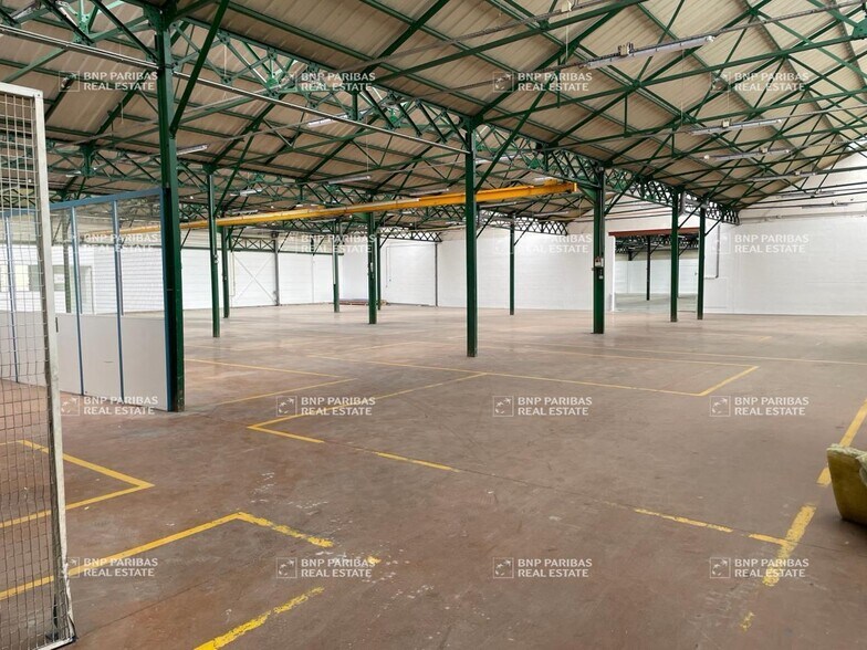 Flex in Bagnolet for lease - Interior Photo - Image 2 of 13