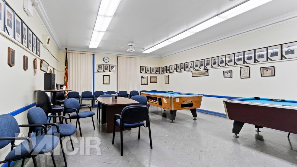 142 N Hanover St, Carlisle, PA à vendre - Photo du bâtiment - Image 3 de 10