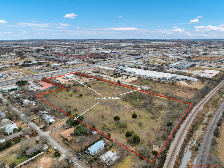 1900 S IH-35, San Marcos, TX à vendre - Photo du bâtiment - Image 3 de 10