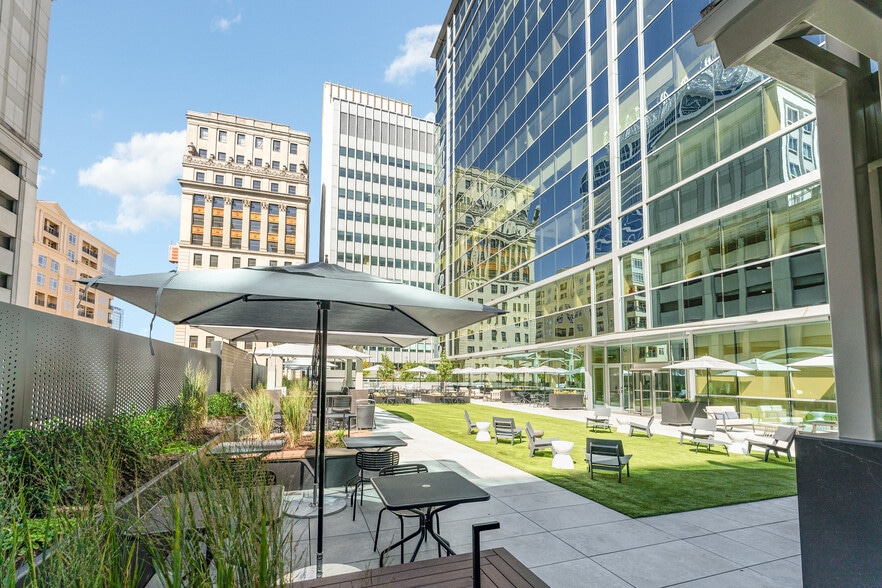 201 S Tryon St, Charlotte, NC for lease - Building Photo - Image 2 of 10