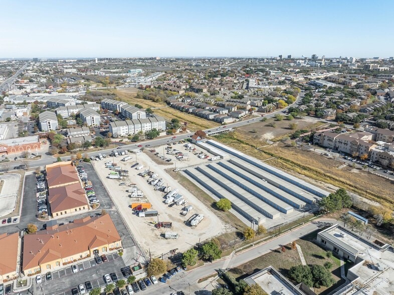 Storage 4u Self Storage 2 Portfolio portfolio of 2 properties for sale on LoopNet.ca - Building Photo - Image 2 of 16
