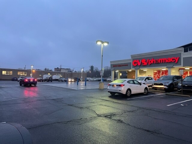 250-270 S Courtland St, East Stroudsburg, PA à louer - Photo du bâtiment - Image 3 de 3