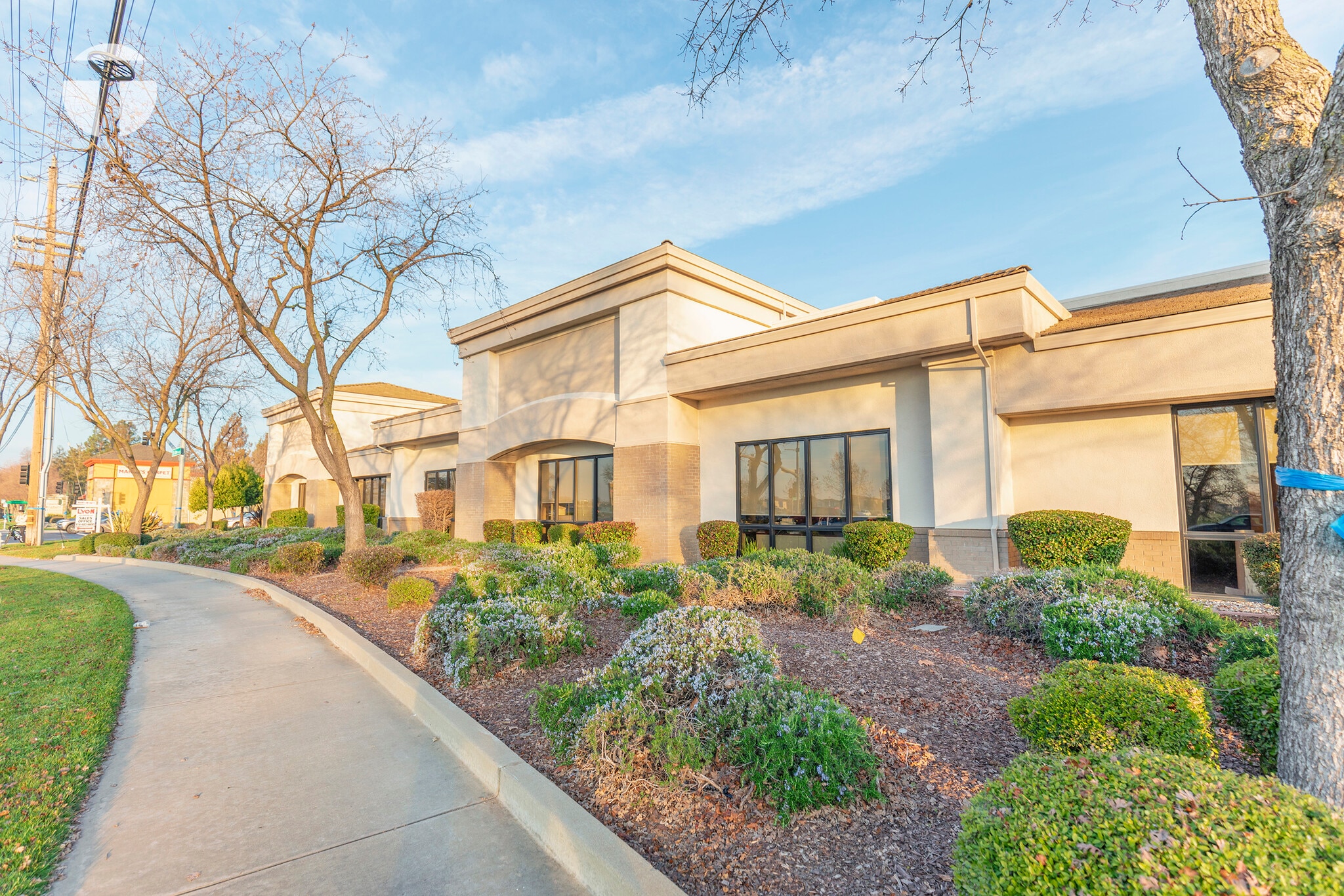 9591 Laguna Springs Dr, Elk Grove, CA for lease Primary Photo- Image 1 of 9