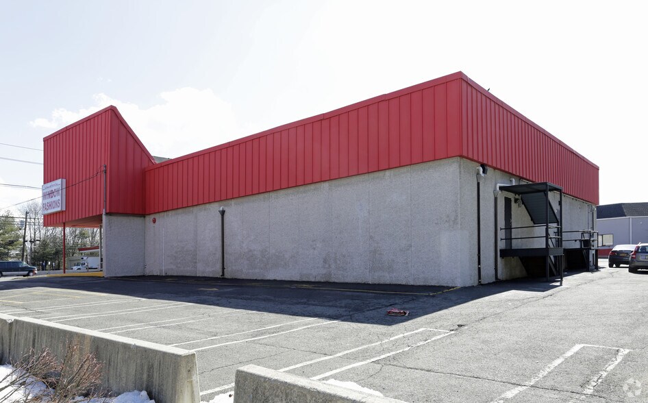 799 N State Rt 17, Paramus, NJ à louer - Photo du bâtiment - Image 3 de 4