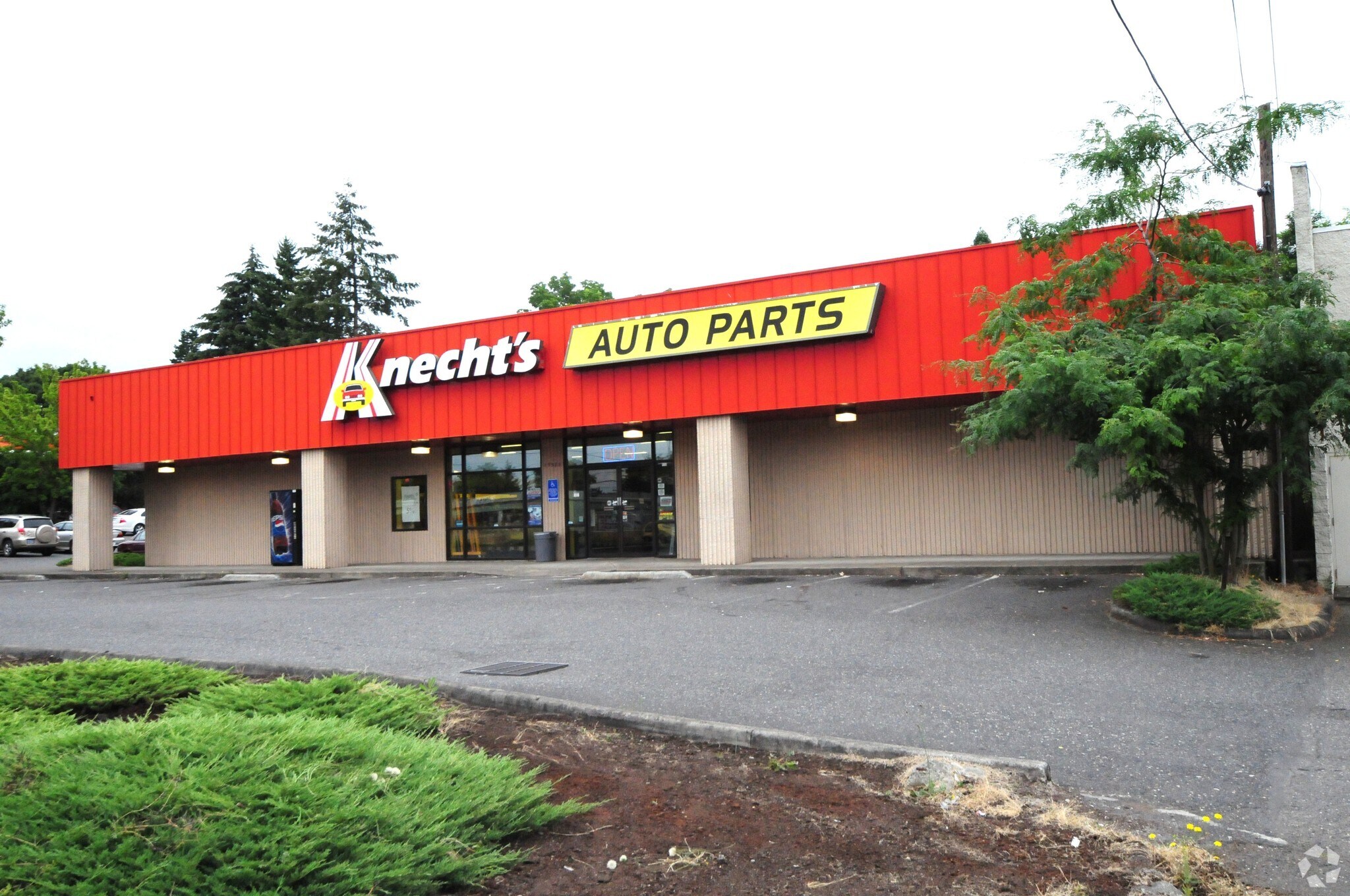 19405 SW Tualatin Valley Hwy, Beaverton, OR for lease Primary Photo- Image 1 of 9