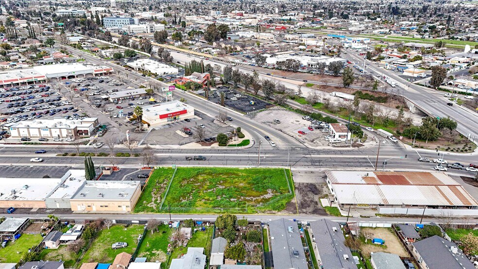 116-120 W Olive Ave, Madera, CA for sale - Building Photo - Image 2 of 5