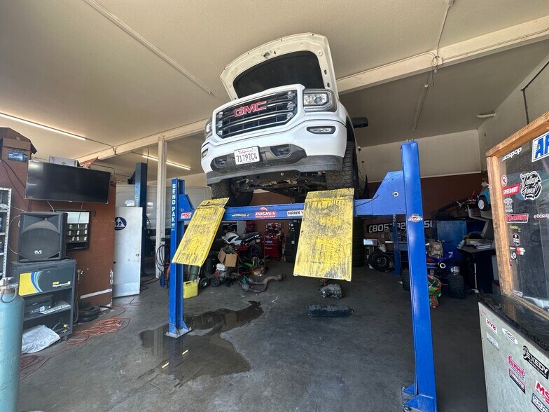 1128 W Church St, Santa Maria, CA à vendre - Photo du bâtiment - Image 2 de 4