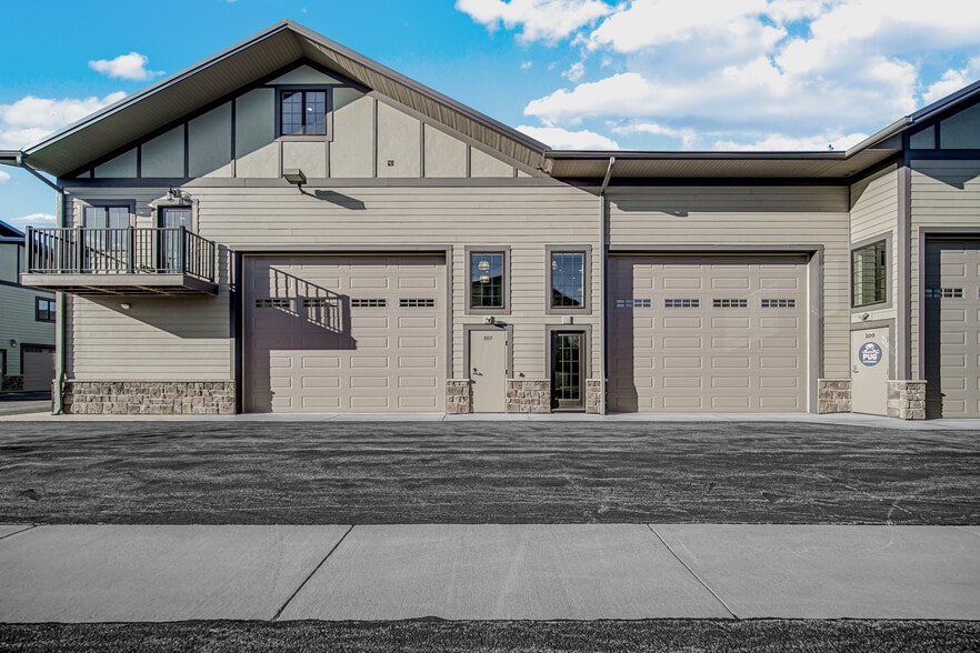 2244 Ferry Rd, Naperville, IL for sale - Primary Photo - Image 3 of 3