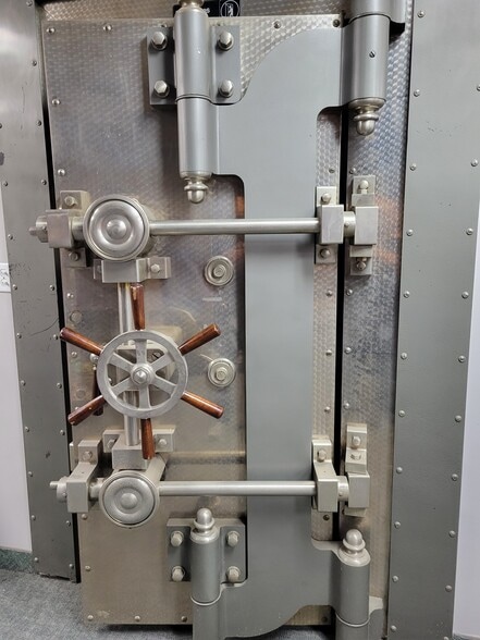 1760 W Florida Ave, Hemet, CA for sale - Building Photo - Image 2 of 7