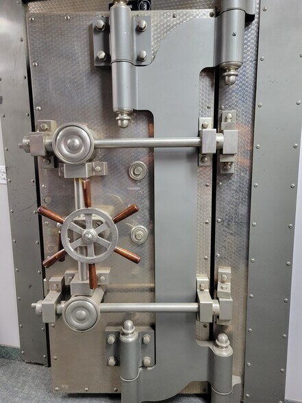 1760 W Florida Ave, Hemet, CA à vendre - Photo du bâtiment - Image 2 de 7