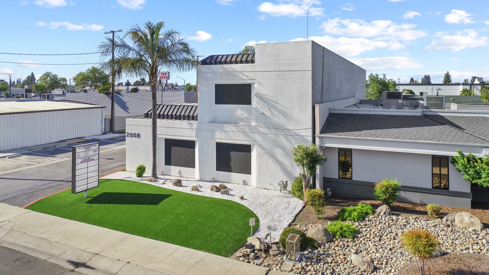 2008 W Dorothea Ave, Visalia, CA for sale - Building Photo - Image 3 of 45